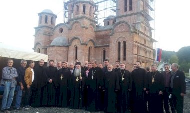 Osvećenje krstova hrama Vaskrsenja Gospodnjeg u Stanarima