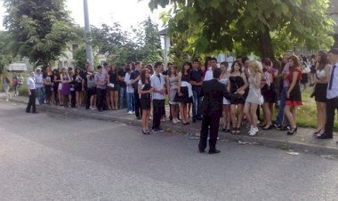 Osnovci u Stanarima proslavili matursko veče