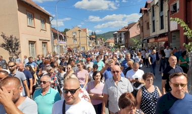 Свечана литија улицама Добоја