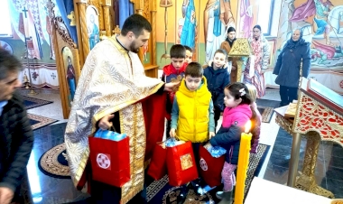 Св. Сава и подјела пакетића у Љебу