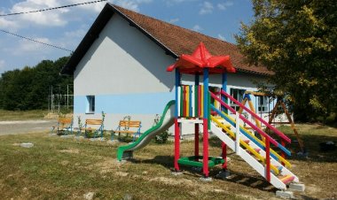 Obnovljena škola u Ljebu