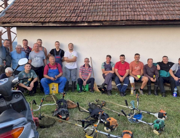 Akcija na uređenju groblja